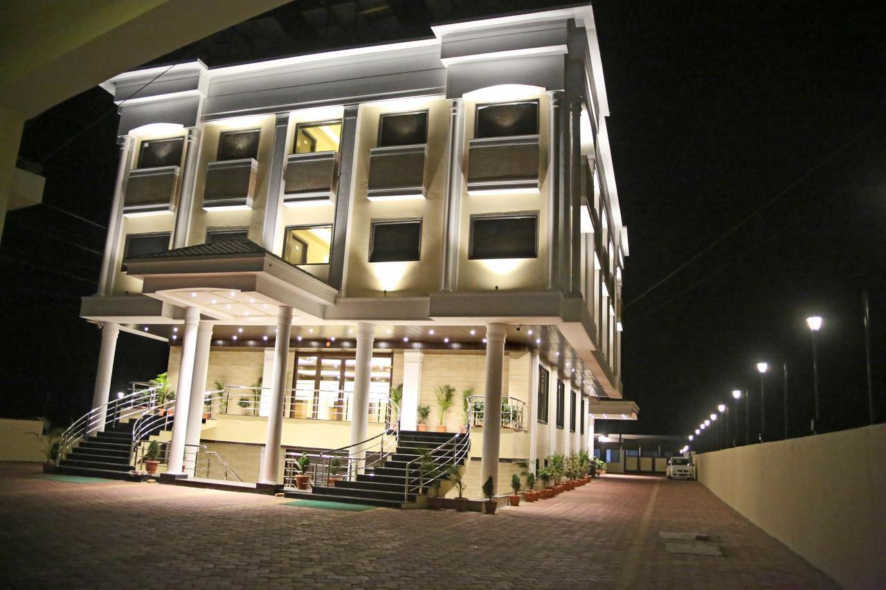 Hotel Lavanya Palace Ratlām Exterior foto