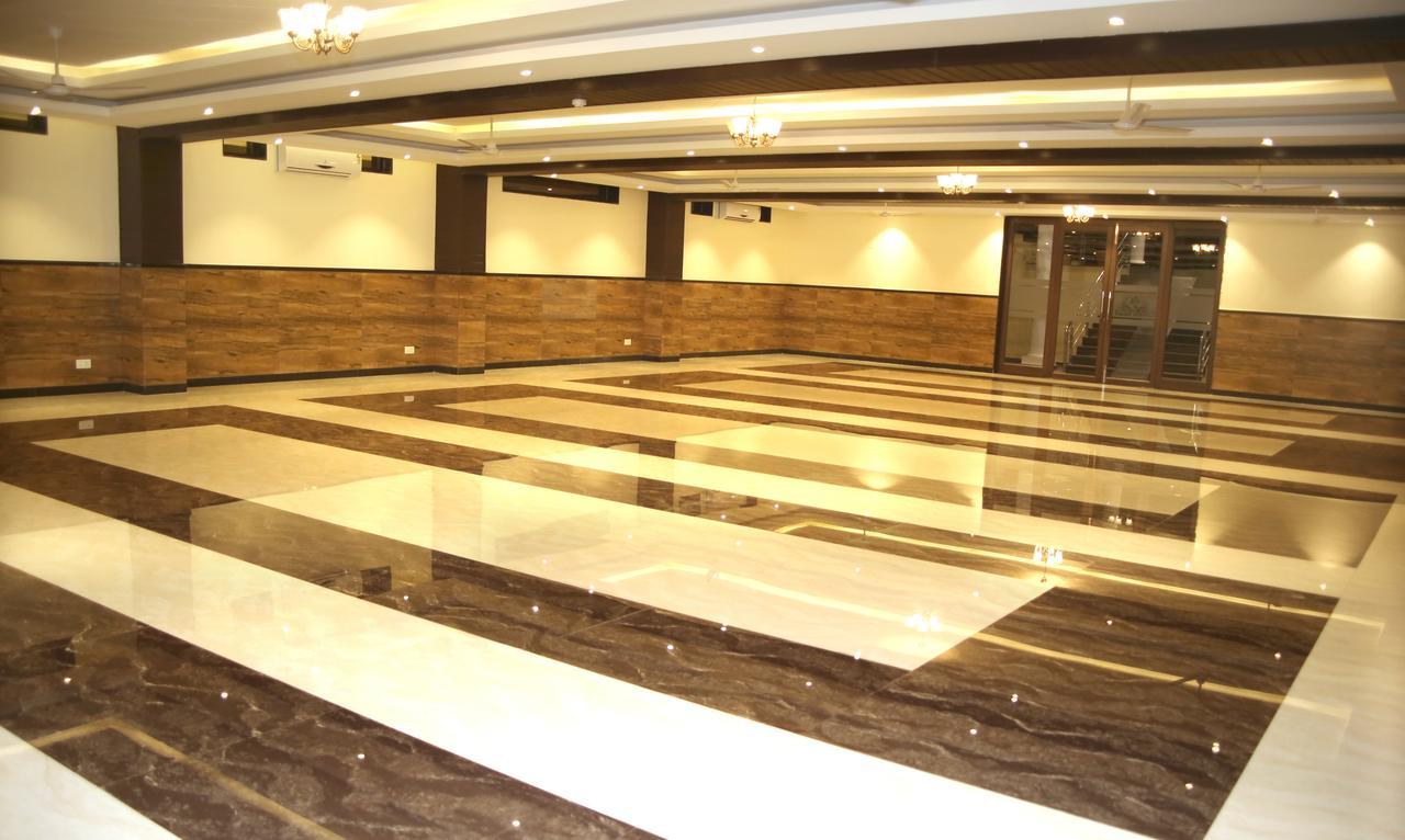 Hotel Lavanya Palace Ratlām Exterior foto